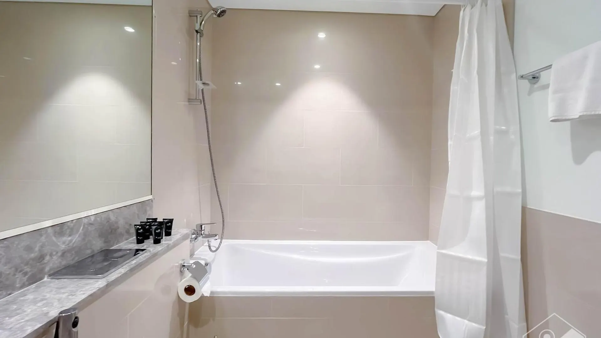 Luxurious 1B With Breathtaking Views Downtown Apartment Dubai